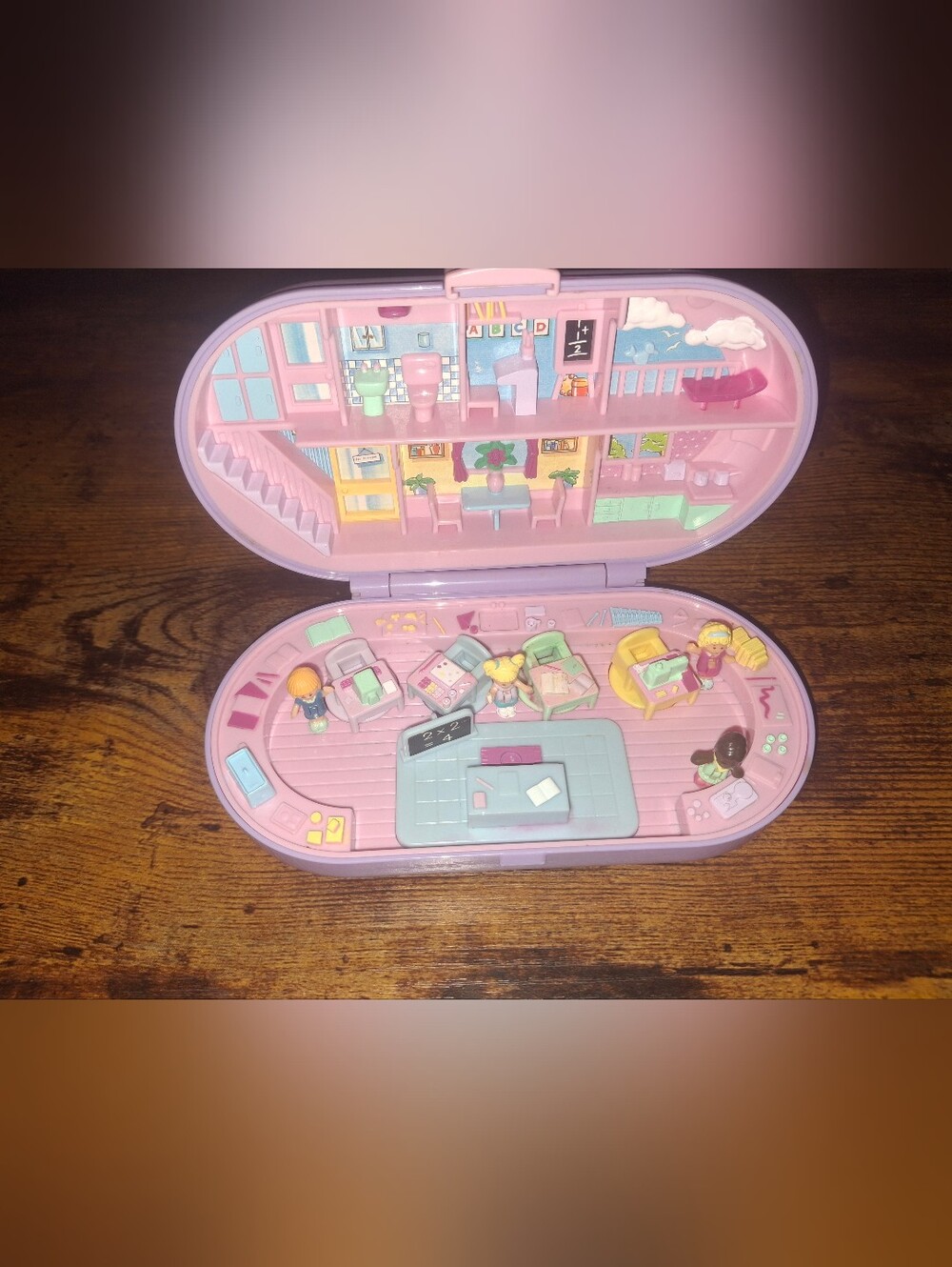 1992 Vintage Polly Pocket Stamping School w/4 Dolls and Stamps